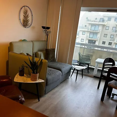 Bordeleau - Sunny With Sea View Apartament De Panne